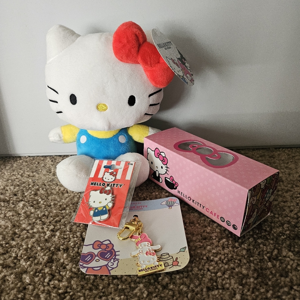 Hello Kitty Gift Bundle! 🩷❤️ 4 Items!